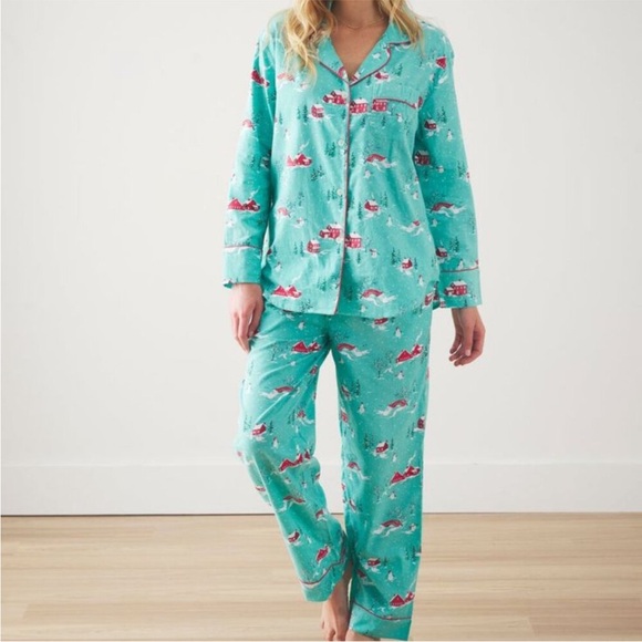 Printfresh Other - Printfresh Teal Holiday Print Pajama Set with Red Accents